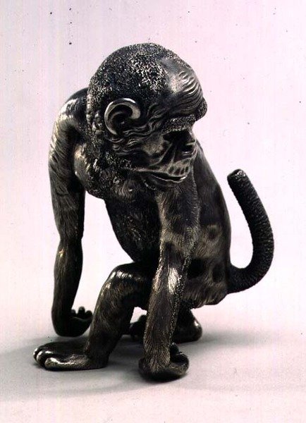 Fabergelle tehty apinahahmo, n. 1896-1908 (hopea) tekijältä Julius Rappoport