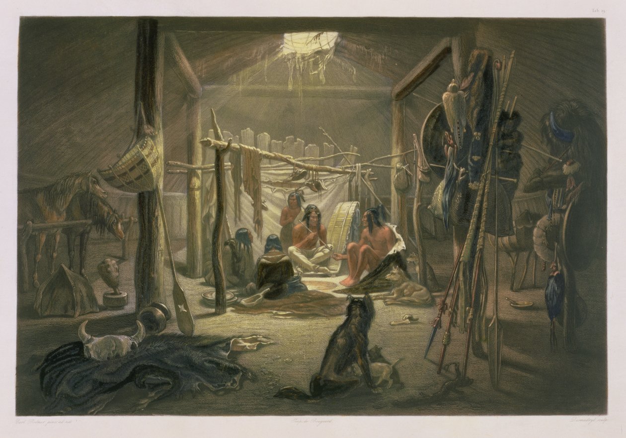 Mandanipäällikön majan sisustus, levy 19 kirjan "Travels in the Interior of North America" 2. osasta, kaiverrus Narcisse Desmadryl, 1844 (akvatinta) (katso yksityiskohdat 29098) tekijältä Karl Bodmer