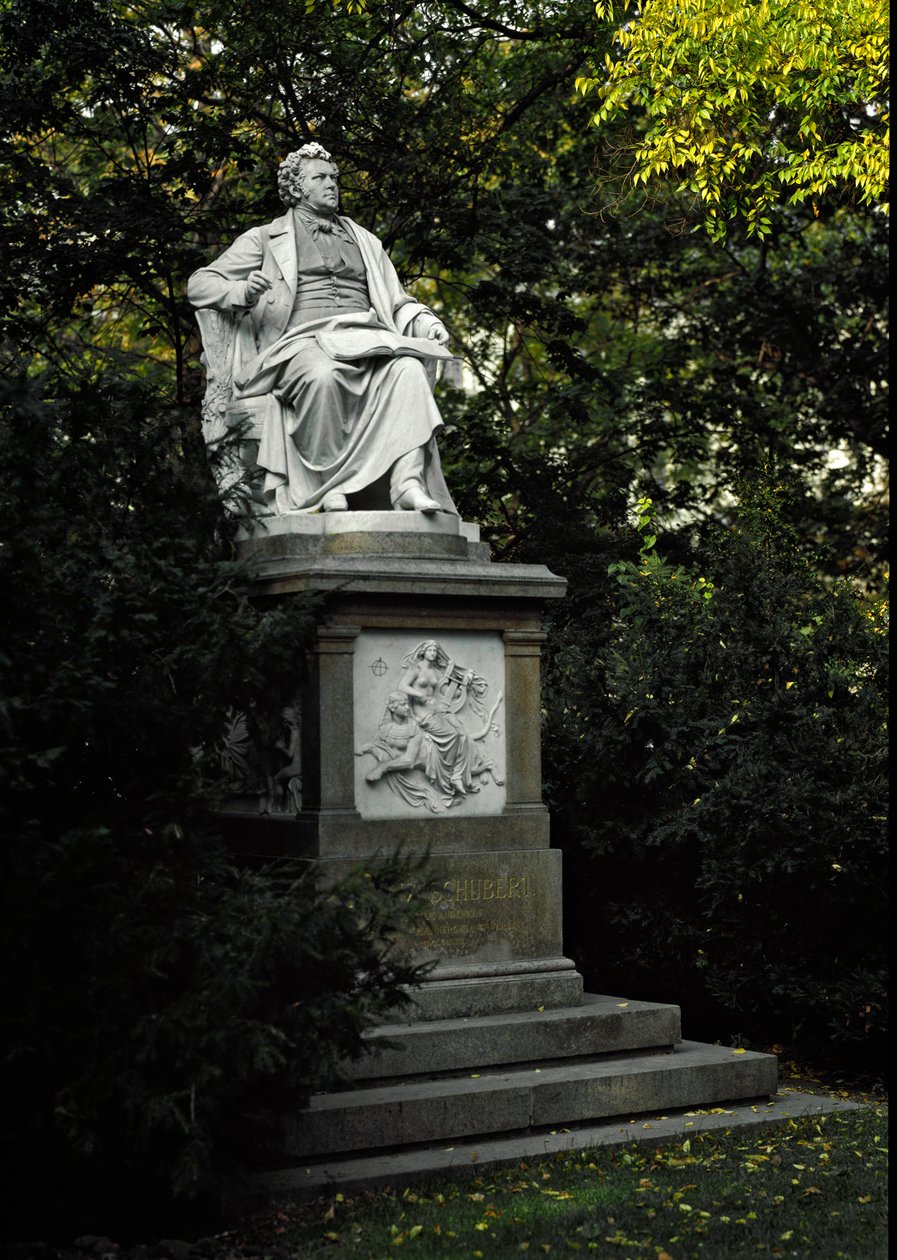 Muistomerkki itävaltalaisen säveltäjän Franz Peter Schubertin (1797-1828) kunniaksi. Karl Kundmannin (1838-1919) veistos 1872. Wien, Stadtpark, Itävalta tekijältä Karl Kundmann