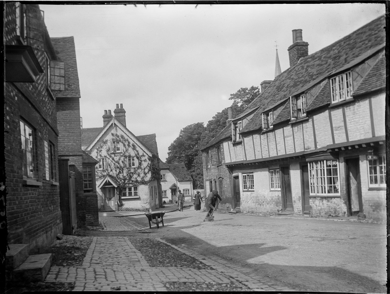 Church Street, Princes Risborough, Wycombe, Buckinghamshire, 1.6.1918 (b/w kuva) tekijältä Katherine Jean Macfee