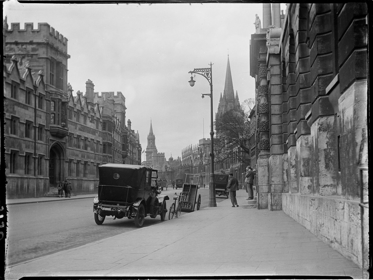 High Street, Oxford, Oxfordshire, 22.4.1924 (b/w valokuva) tekijältä Katherine Jean Macfee