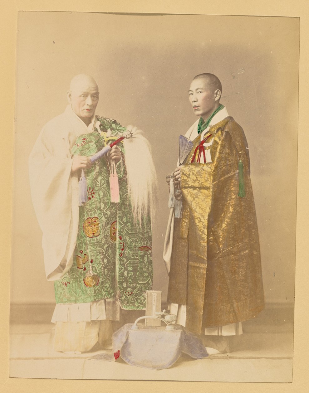 Buddhalaiset papit tekijältä Kazumasa Ogawa
