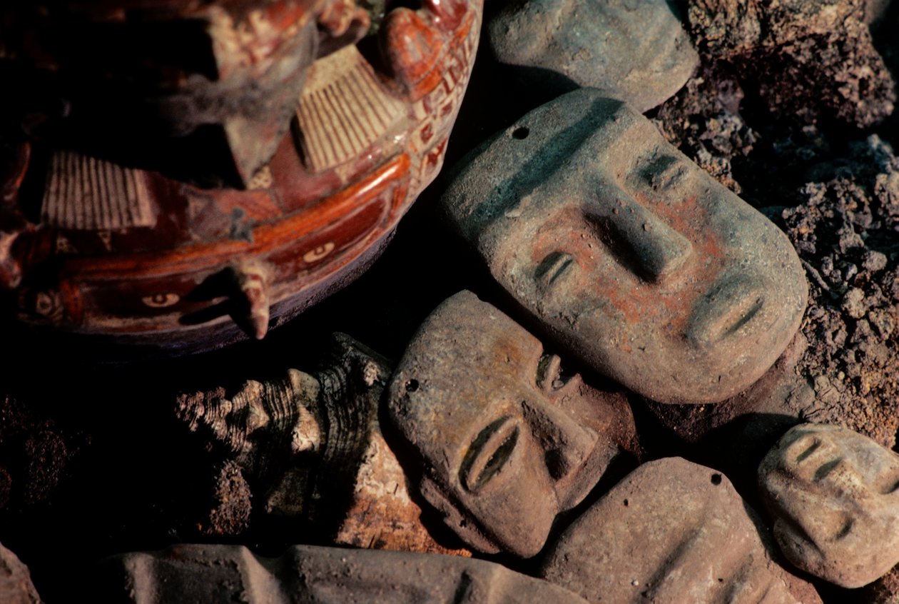 Amerikat; arkeologia; Meksiko; Templo Mayor; suuri atsteekkien temppeli; hautaaminen; Tenochtitlan..., 2010 (kuva) tekijältä Kenneth Garrett