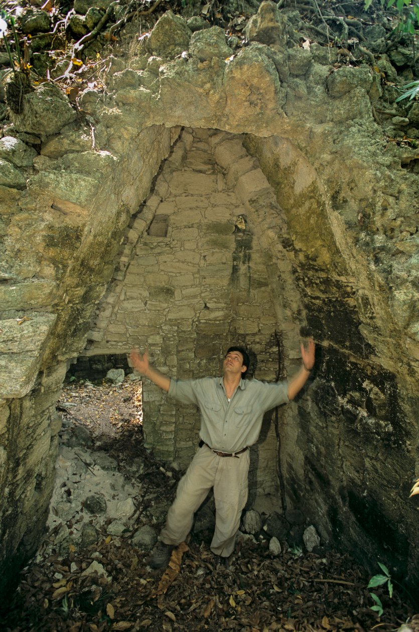Arkkitehtuuri, Holmul, Guatemala, Maya, Francisco Estradabelli, Homul Center, 2008 (kuva) tekijältä Kenneth Garrett