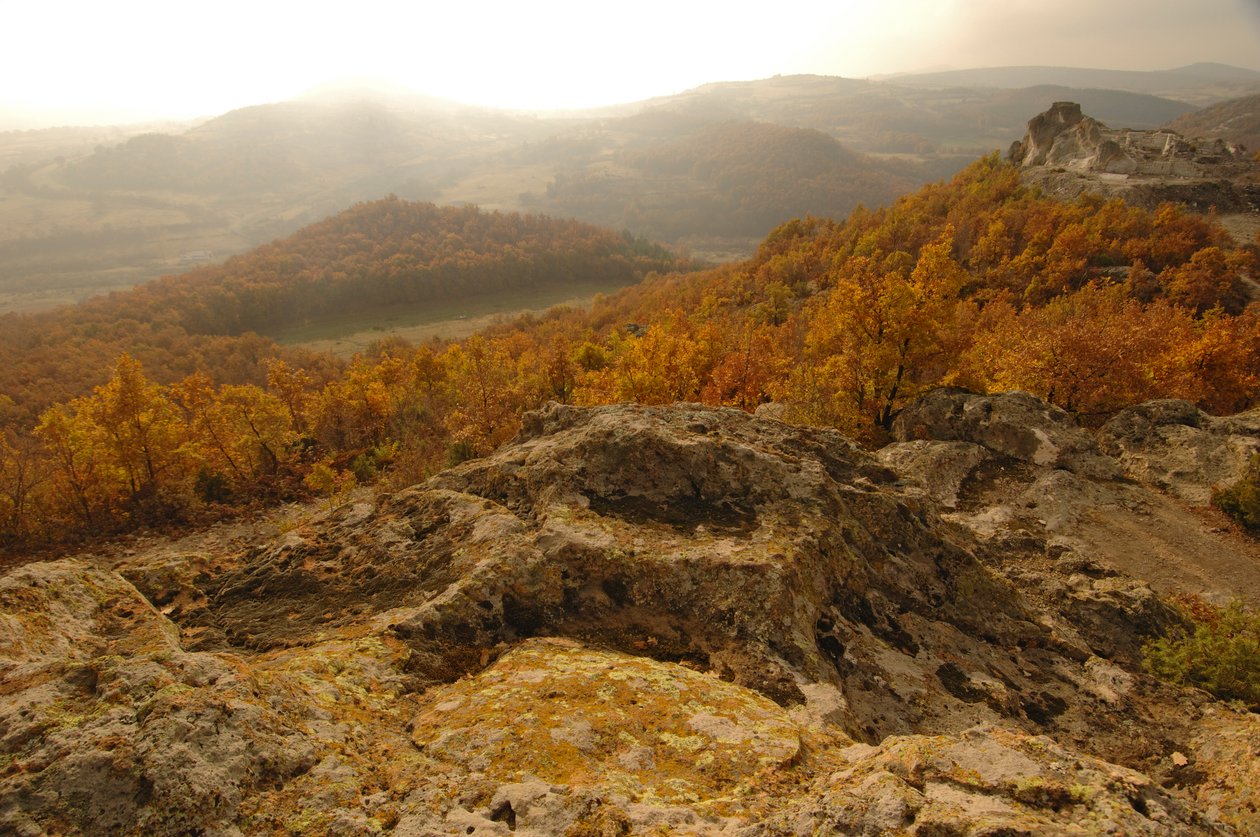 Bulgarian kultaryntäyksen tarina, mm7384, Tatul Site, Kardjalin maakunta, Orfeuksen koti, 2006 (kuva) tekijältä Kenneth Garrett