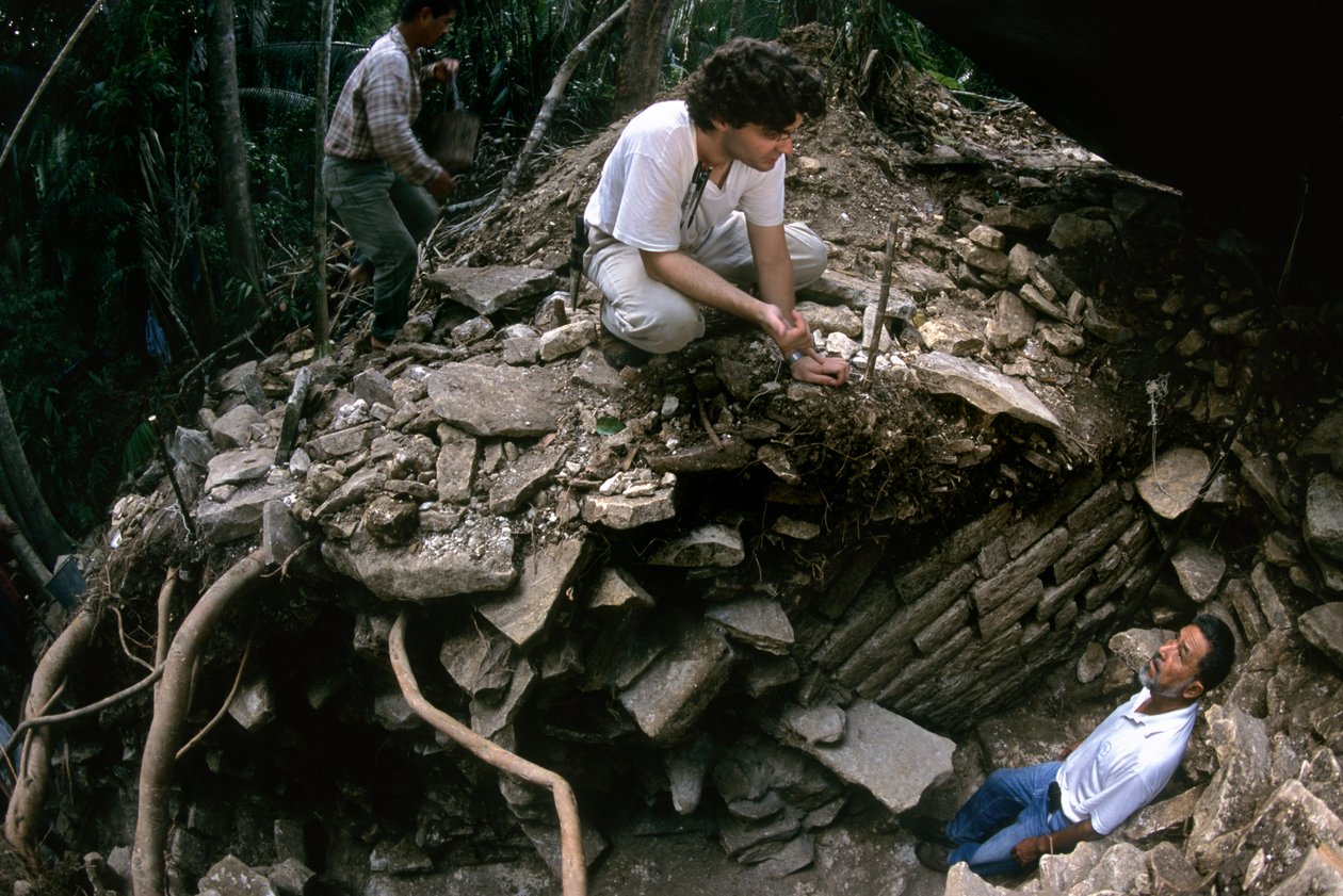 Cancuen, Guatemala, Arthur Demarest, Rudy Larios, Maya, palatsi, klassinen kausi, Peten, 2004 (kuva) tekijältä Kenneth Garrett