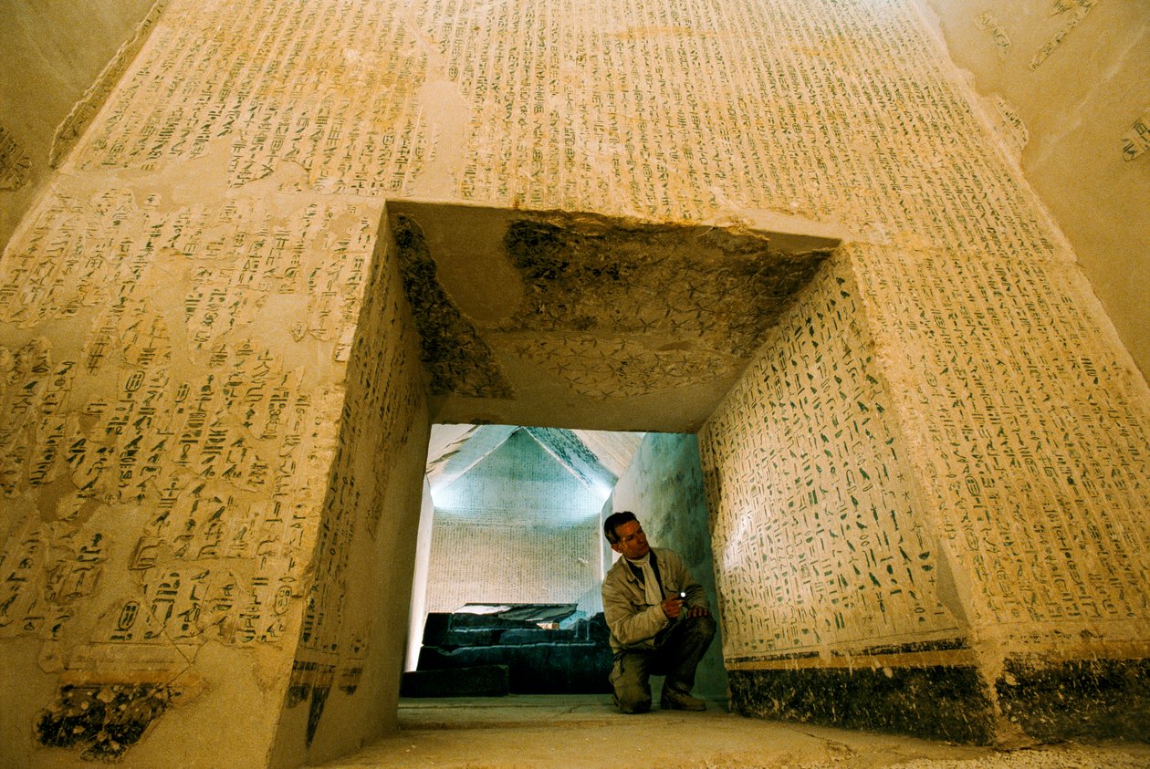 Egypti; Arkeologia; Vanha valtakunta; Saqqara, Audran Labrousse, ranskalainen lähetystö, Pepi I, hauta tekijältä Kenneth Garrett