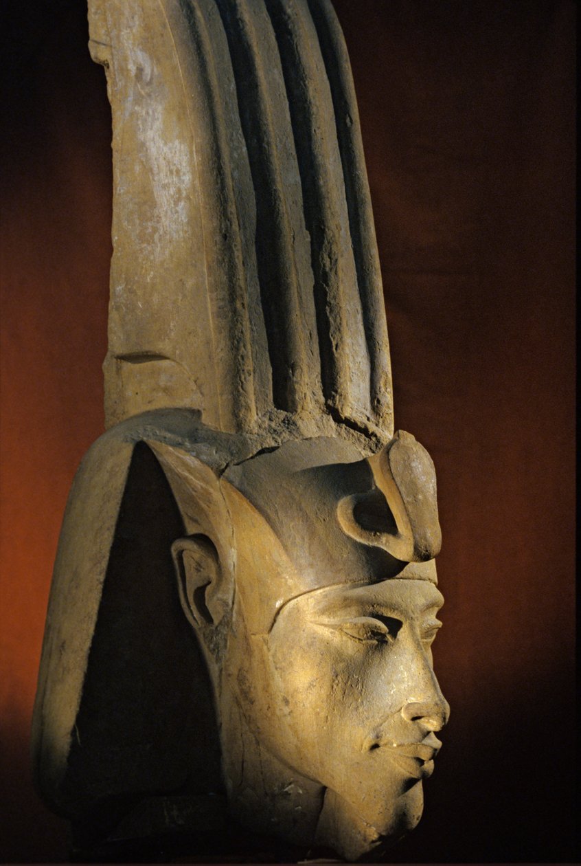 Ekenatenin kolossipatsaan pää; Karnak; Atenin temppeli; Amenhotep IV. faaraona..., 2009 (kuva) tekijältä Kenneth Garrett