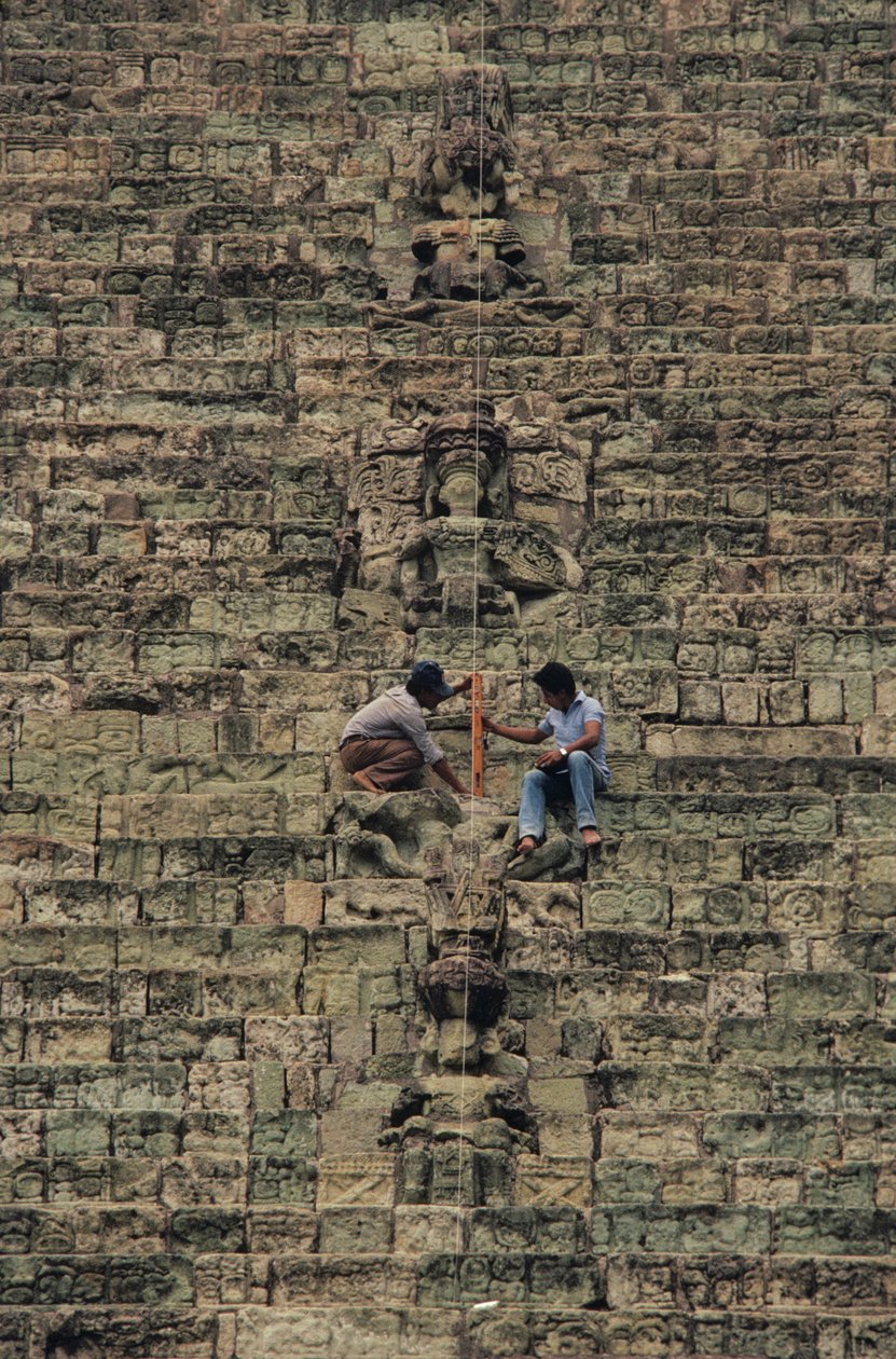 Heiroglyfinen portaikko; temppeli 26,Maya, Copan, Honduras, klassinen kausi. tekijältä Kenneth Garrett