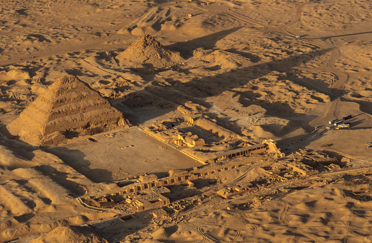 Vanha valtakunta; Djoserin askelpyramidi; Ilmakuva; Saqqara; Egypti tekijältä Kenneth Garrett