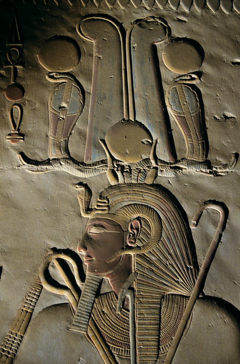 Reliefi Seti I:n temppelistä Abydosissa, Egypti, Abydos; veistos; hahmo; Seti; jumala; kruunu..., 2005 (kuva) tekijältä Kenneth Garrett