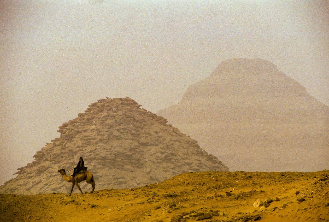 Saqqara; Teti-pyramidi; 6. dynastia; Djoserin pyramidi (taustalla); Egypti tekijältä Kenneth Garrett