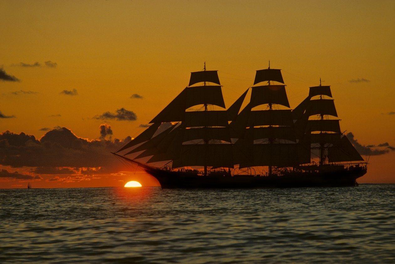 Square Rigger; Dar Pormorza,Sail race, Operation Sail Tall Ships; Sail Training Assoc... tekijältä Kenneth Garrett