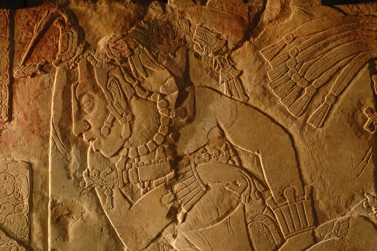 Temppeli 19 valtaistuinpenkki, Palenque, Meksiko, Akhal Mo Nabin kaiverrus, 2005 (kuva) tekijältä Kenneth Garrett