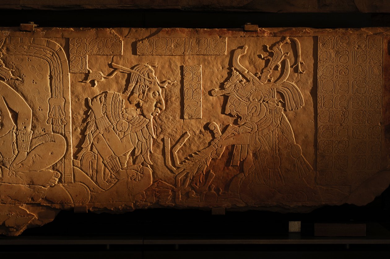 Temppeli 21 valtaistuinpenkki, kuningas Akhal Mo Nabin veistos, Palenque, Meksiko, 2005 (kuva) tekijältä Kenneth Garrett
