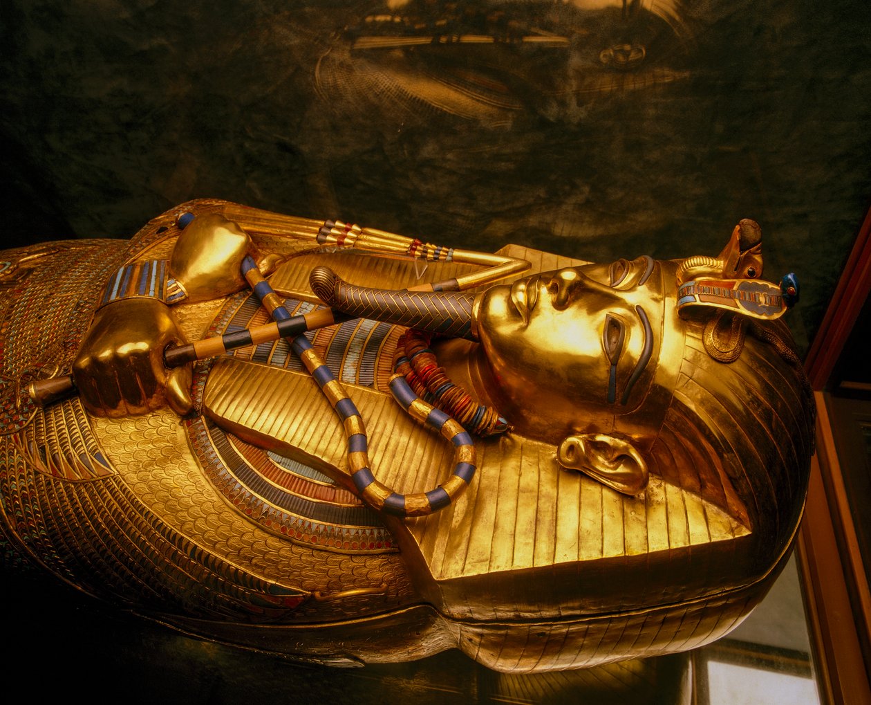 Kuninkaiden laakso, kultainen arkku, Tutankhamon, jossa oli hänen muumionsa, Egypti, 2009 (kuva) tekijältä Kenneth Garrett