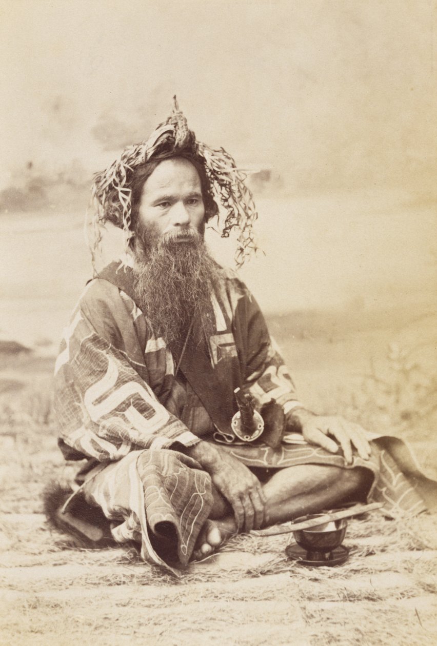 Ainu Man, noin 1890-luku (gelatiinihopeaprintti) tekijältä Kenzô Tamoto