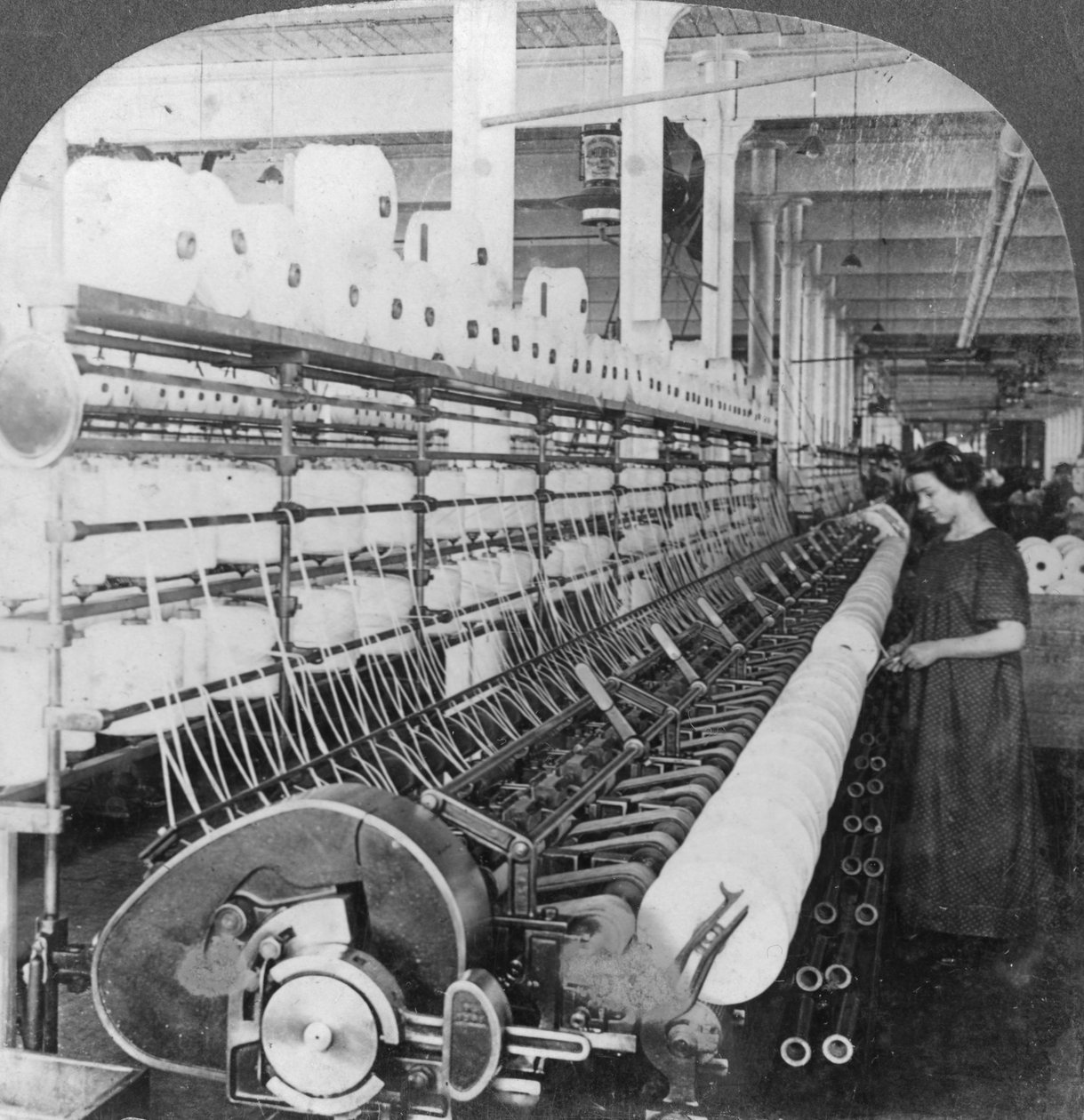 Tuplakehys suuressa villatehtaassa, Lawrence, Massachusetts, USA, 1900-luvun alku tekijältä Keystone View Company