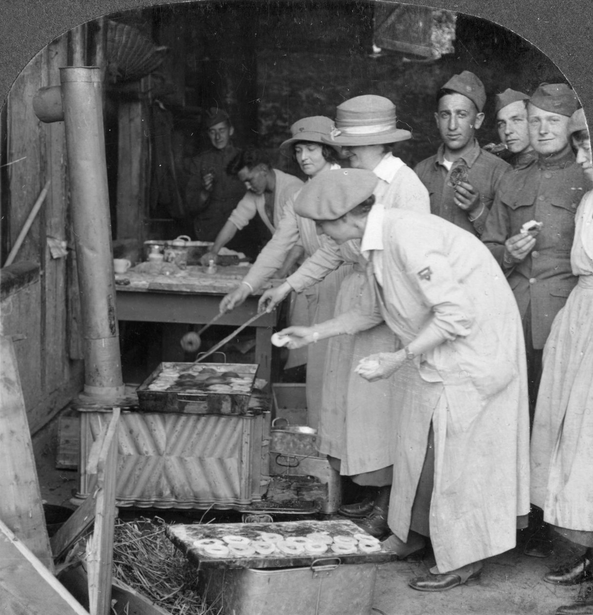 Donitsit taikinapoikille, Montabaur Reinillä, Saksa, c1918-c1919 tekijältä Keystone View Company