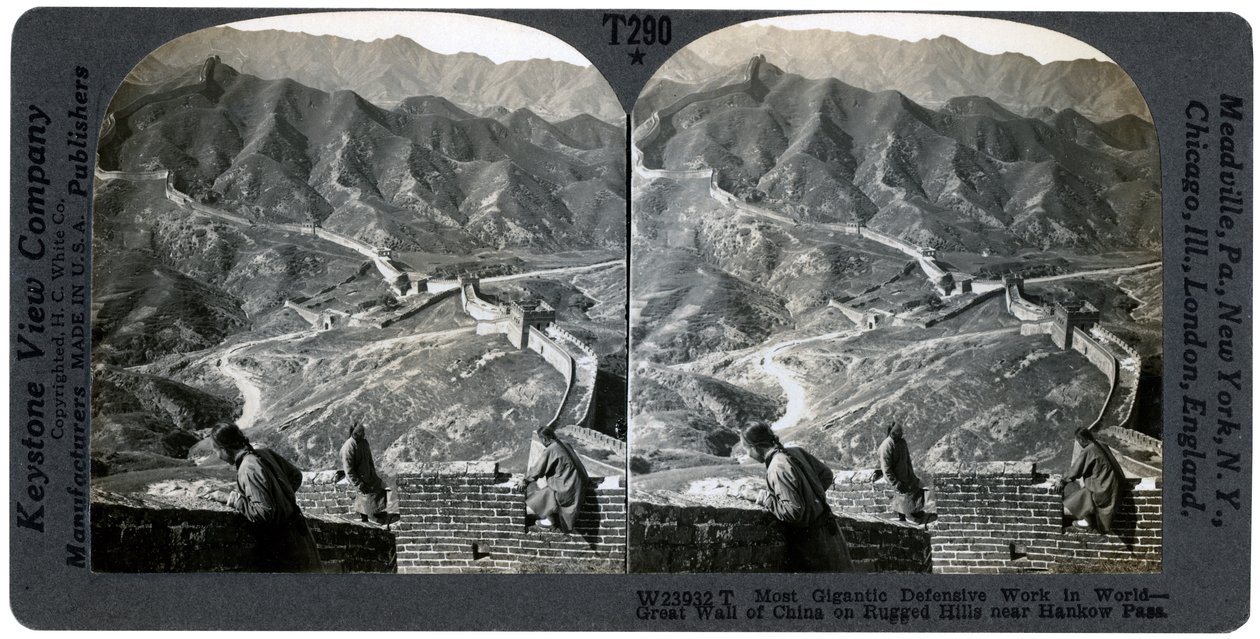 Kiinan muuri, lähellä Hankow Passia, Kiina, 1900-luku. tekijältä Keystone View Company