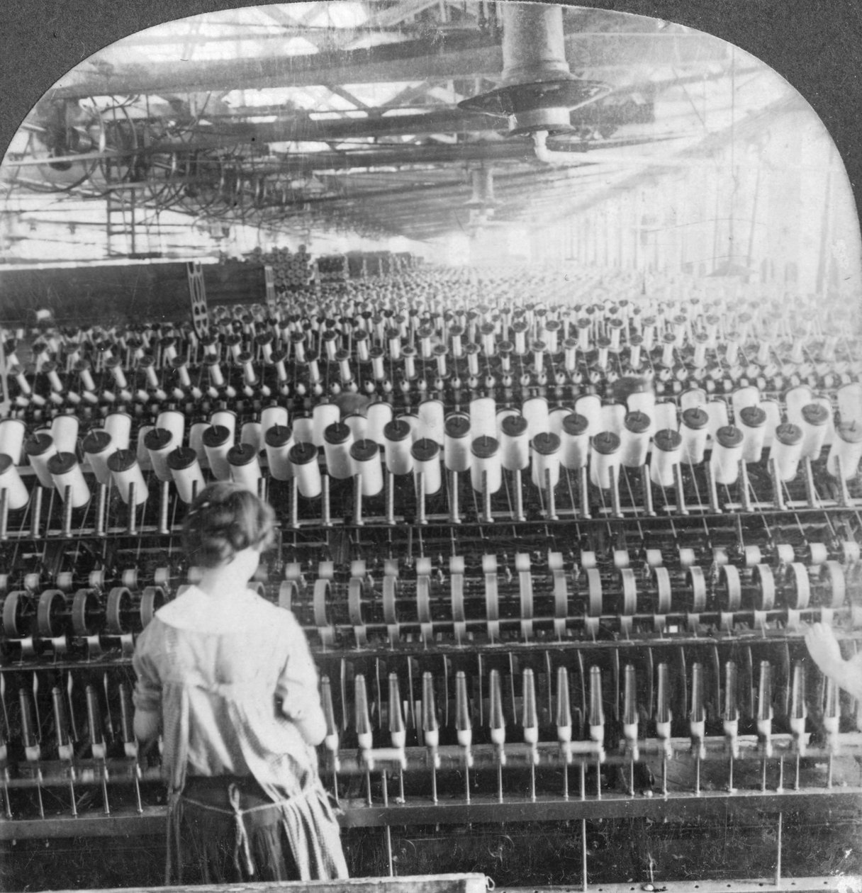 Spinning room, Philadelphia, Pennsylvania, USA, 1800-luvun loppu tai 1900-luvun alku tekijältä Keystone View Company