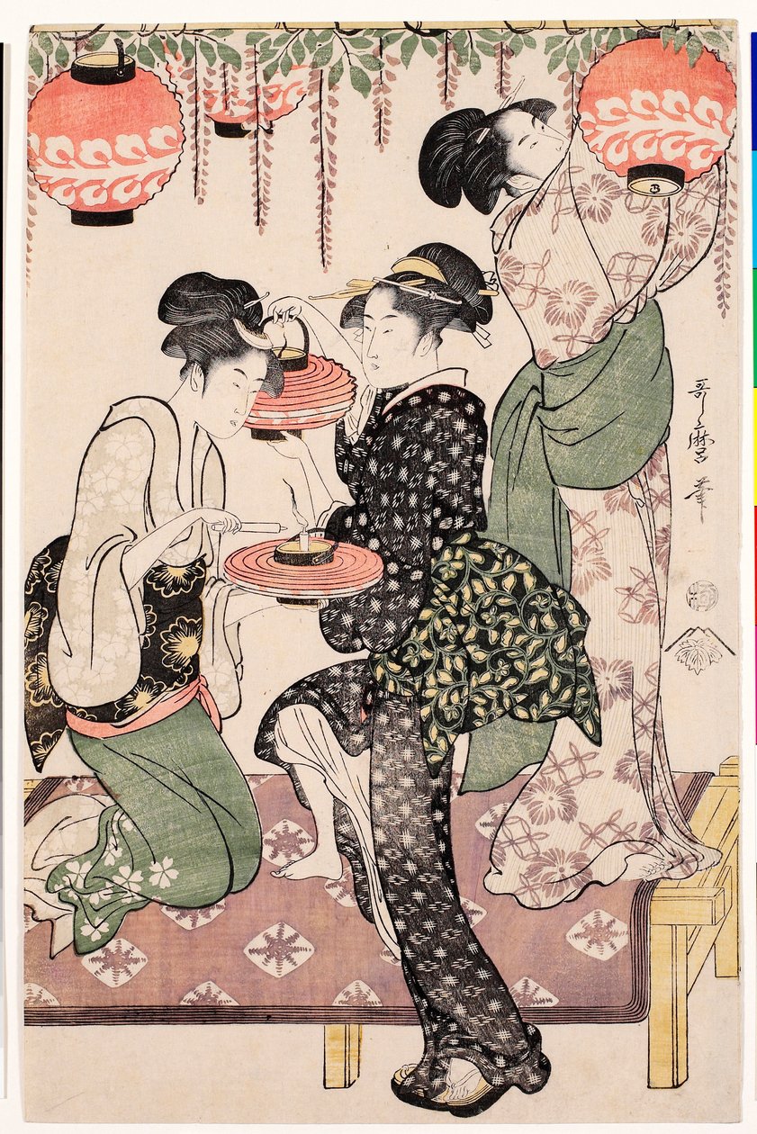 Nuoret tytöt japanilaisesta teehuoneesta ripustamassa lyhtyjä wisteria-espalierista - Kitagawa Utamaron vedos (1753-1806), noin 1795, linoleikkaus - Teehuonetytöt wisteria espalierin alla - Kitagawa Utamaron (1753-1806) värillinen linoleikkaus, ca1 tekijältä Kitagawa Utamaro