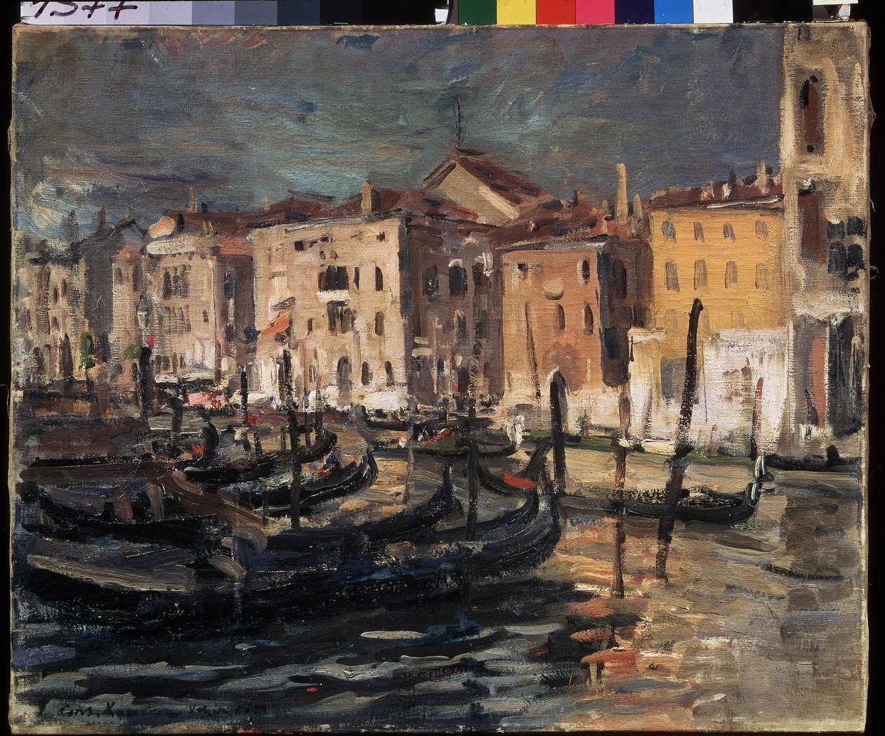 Venetsia (Italia) (Venetsia). Grand Canal Venetsian laguunissa, jossa laiturit, gondolit ja rakennukset valaisevat auringon ankaran valon. Maalaus Konstantin Aleksejevitš Korovin (Konstantin Korovin) (1861-1939), öljy kankaalle tekijältä Konstantin Alekseevich Korovin