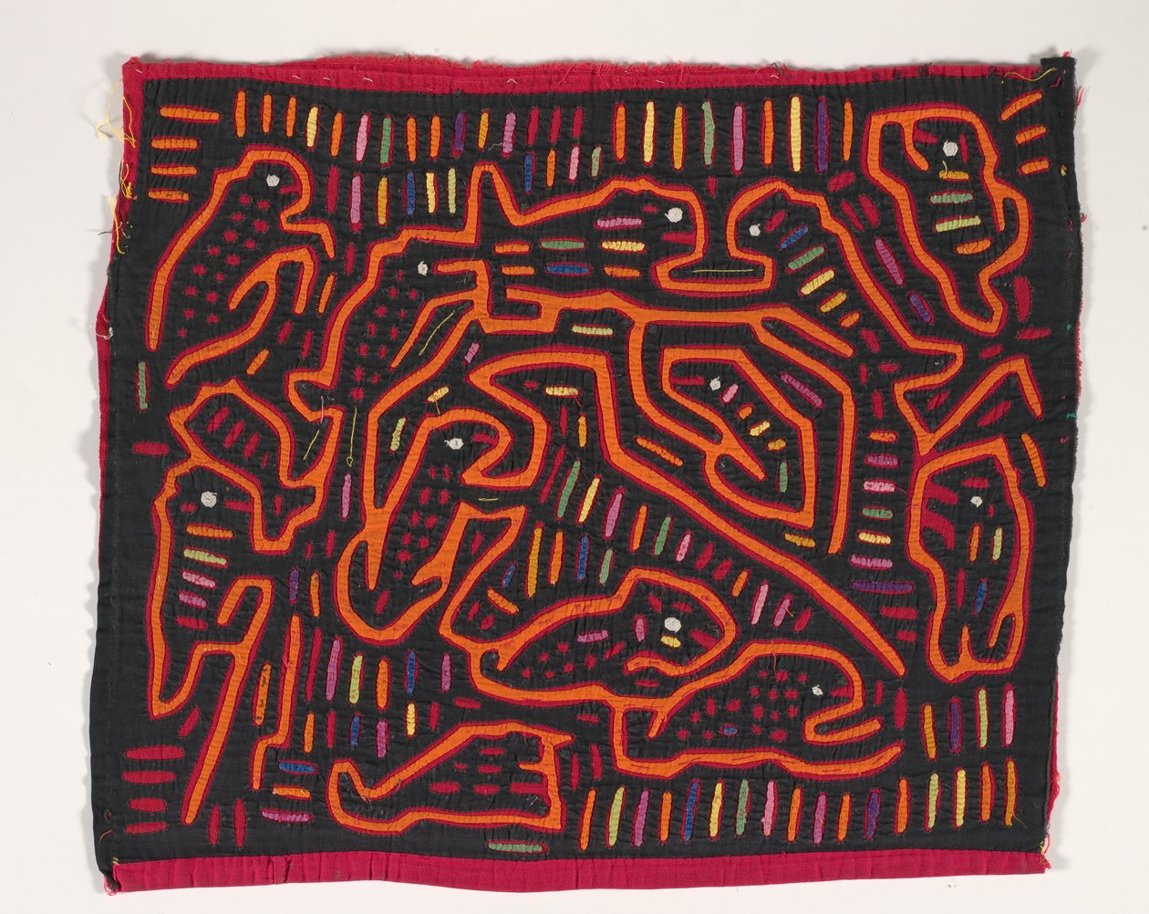 Shirt Panel (mola), n. 1950 (applikoitu puuvilla) tekijältä Kuna Indian Culture