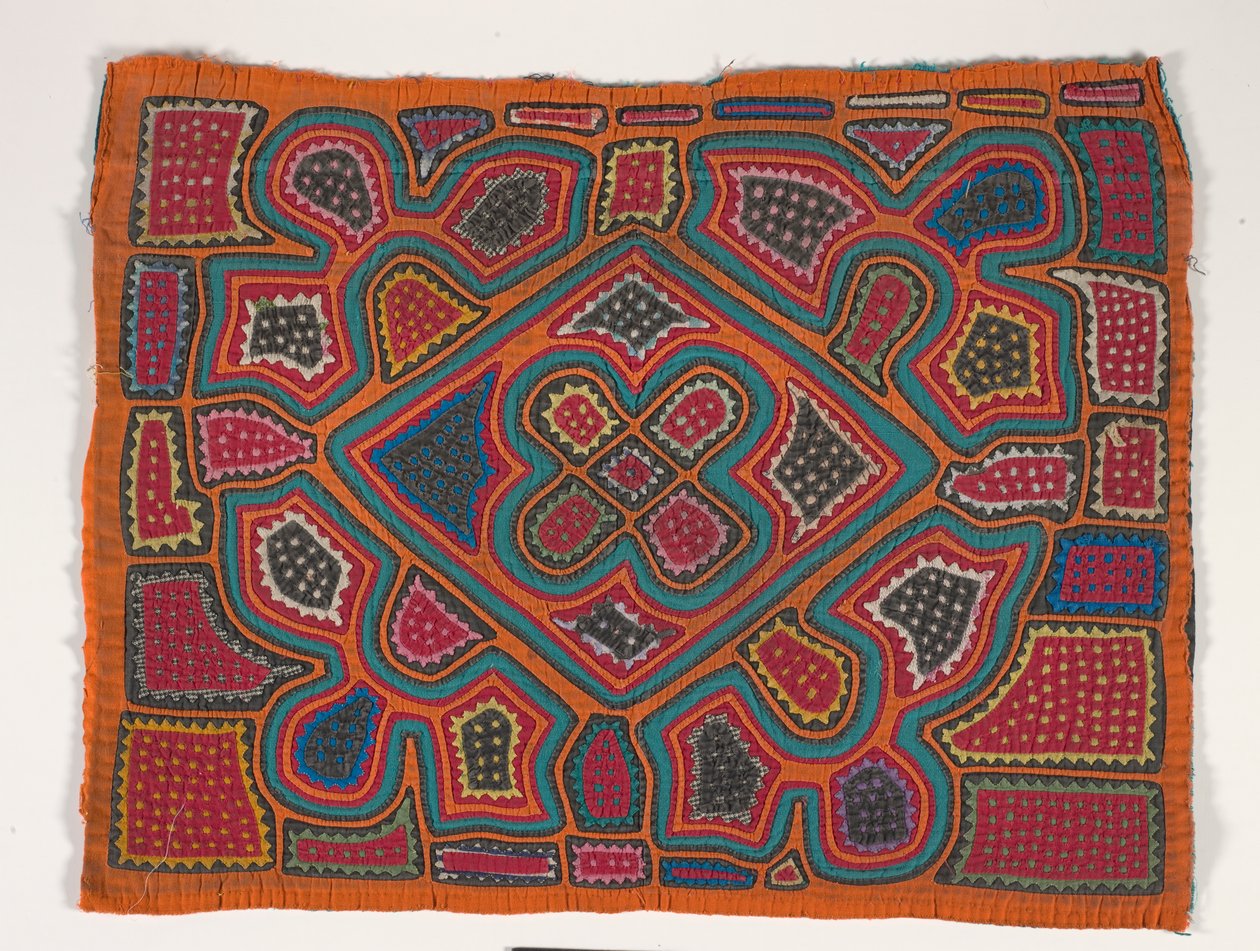 Shirt Panel (mola), n. 1950 (applikoitu puuvilla) tekijältä Kuna Indian Culture
