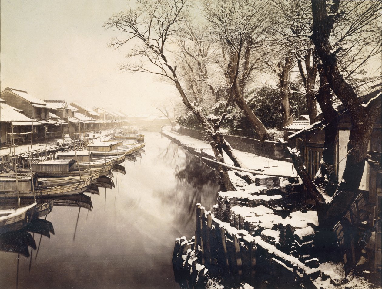 Sanya Bori (yksityiskohta), n. 1880 (albumiprintti alkuperäisellä käsinvärjäyksellä) tekijältä Kusakabe Kimbei