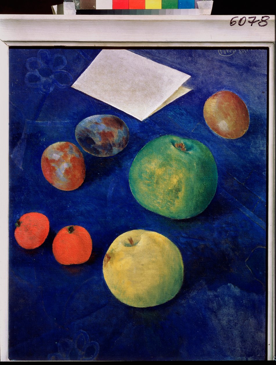 Hedelmät sinisellä pöytäliinalla. Kuzma Sergeevich Petrov Vodkin (Petrov-Vodkin) (Kouzma Petrov Vodkin) (Petrov-Vodkin) (1878-1939), öljy kankaalle tekijältä Kuzma Sergeevich Petrov Vodkin