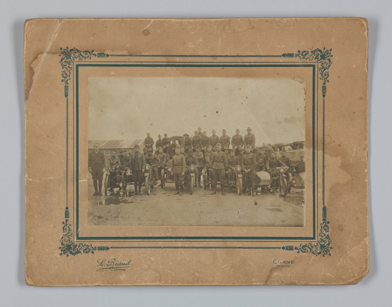 Valokuva integroiduista amerikkalaisista retkikuntajoukoista Ranskassa, 1917-1919. tekijältä L. Biaud