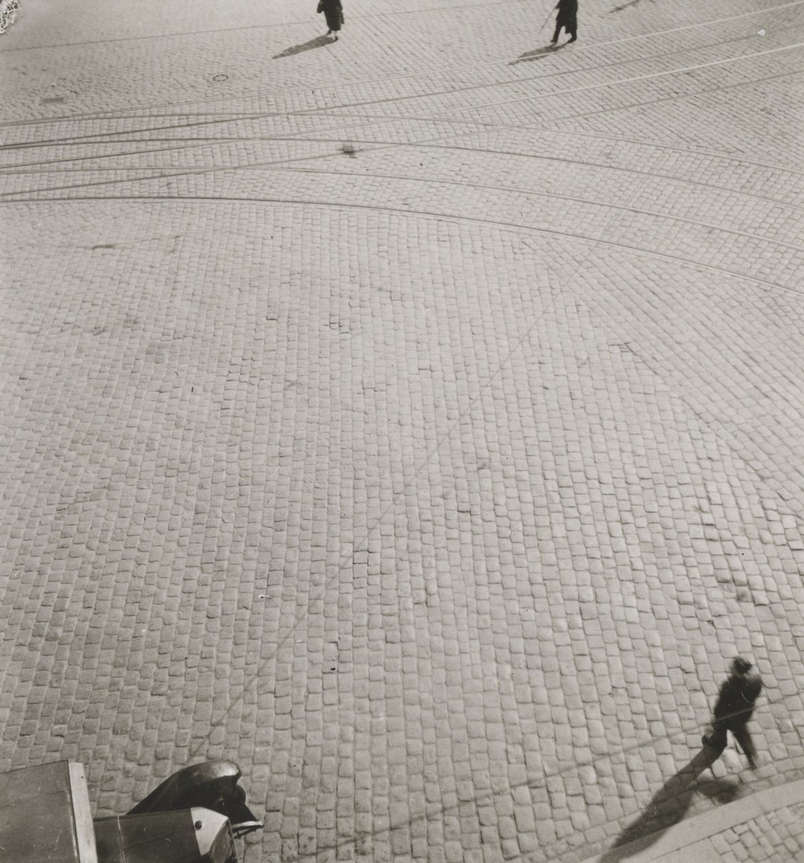 Nimetön, n. 1920 (gelatiinihopea kontaktiprintti) tekijältä Laszlo Moholy Nagy