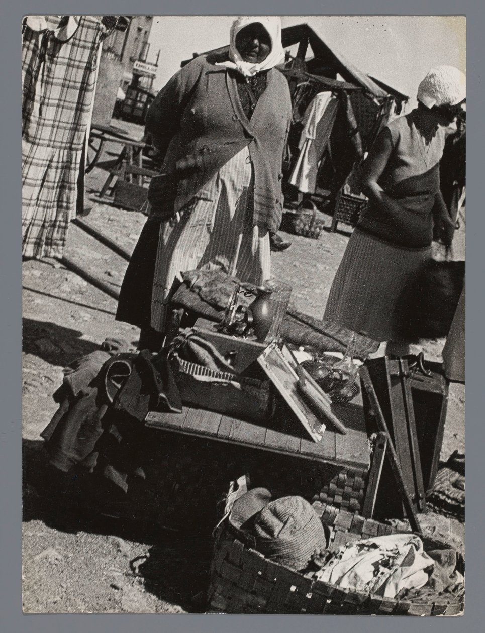 Kirpputori Turussa Marktweiß Abossa (Turku) (nimi esineessä) tekijältä Laszlo Moholy Nagy