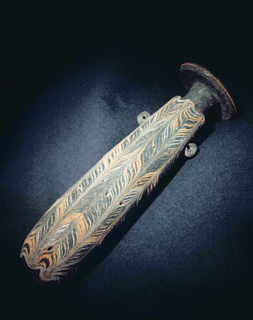 Tuoksupullo, 5. vuosisata eaa. (vihreä läpinäkymätön lasi) tekijältä Late Period Egyptian