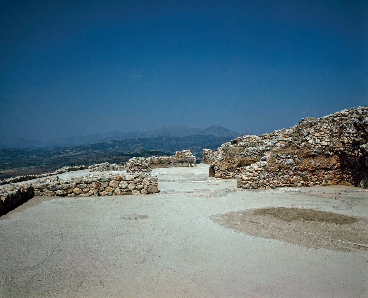 Kuninkaanlinnan Megaron: muinaisen Mycenesin kaupungin paikka Peloponnesoksella (1500-1100 eKr.) Kreikka tekijältä Late Helladic Period Mycenaean