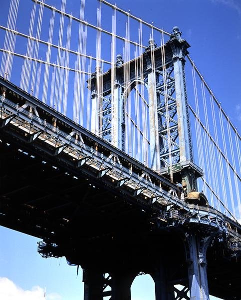 Manhattan Bridge, valmistunut 1909 tekijältä Leon Moisseiff