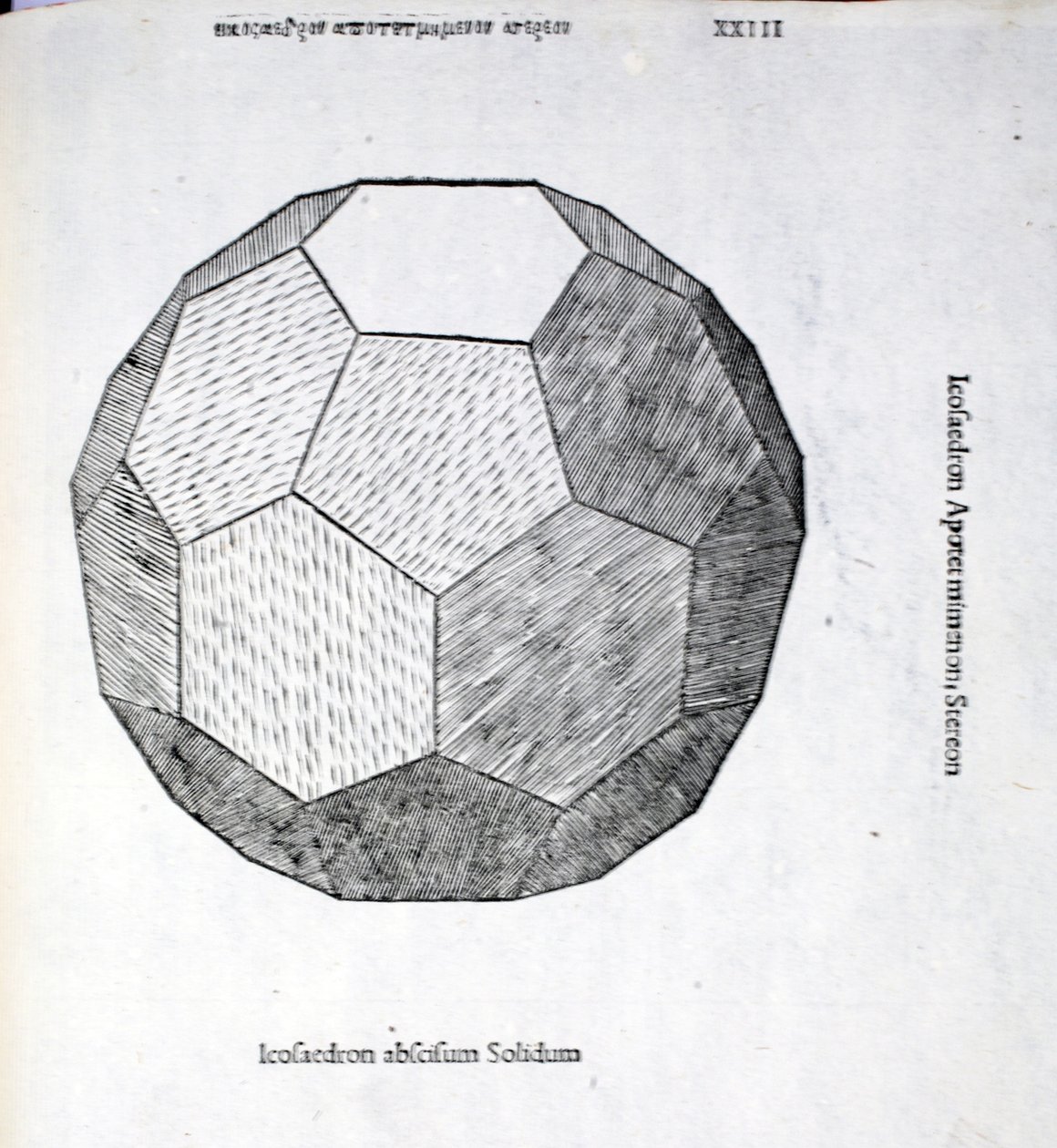 Icosaedron leikattu kiinteä, kuvitus "Divine Proportion" kirjoittaja Luca Pacioli (n. 1445-1517), alunperin pub. Venetsia, 1509 tekijältä Leonardo da Vinci