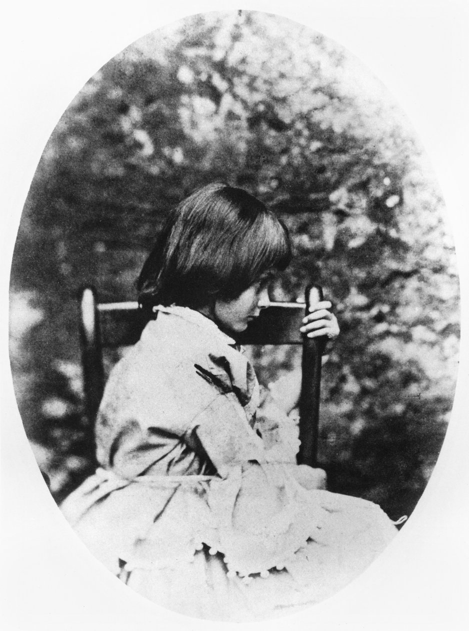 Alice Pleasance Liddell (1852-1934) 1858 tekijältä Lewis Carroll