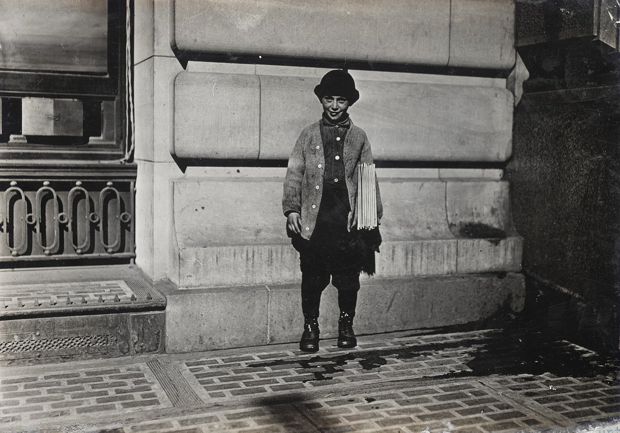 Newsboy, 1909 tekijältä Lewis Wickes Hine
