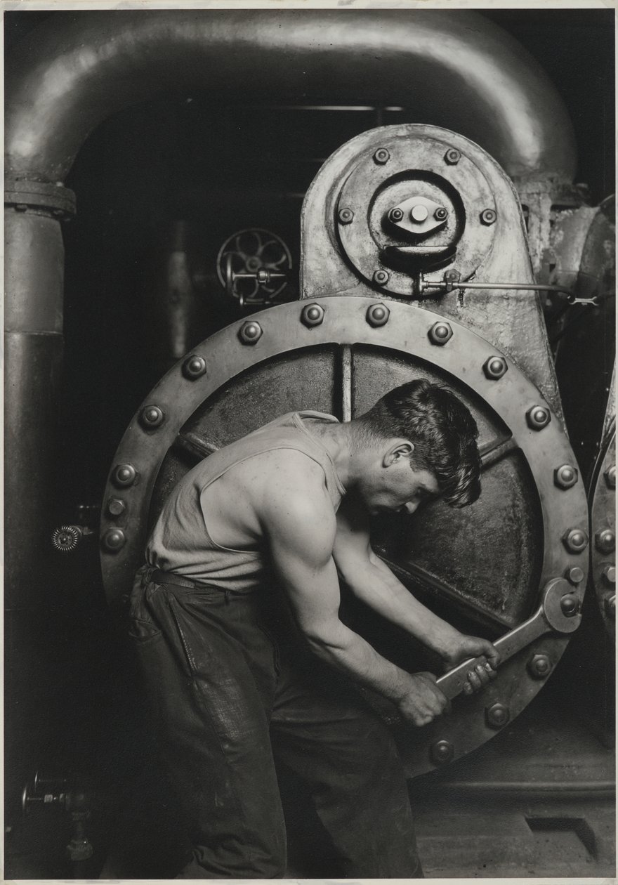 Power House Mechanic, 1925 (gelatiinihopea printti valkoisella kudoksella) tekijältä Lewis Wickes Hine