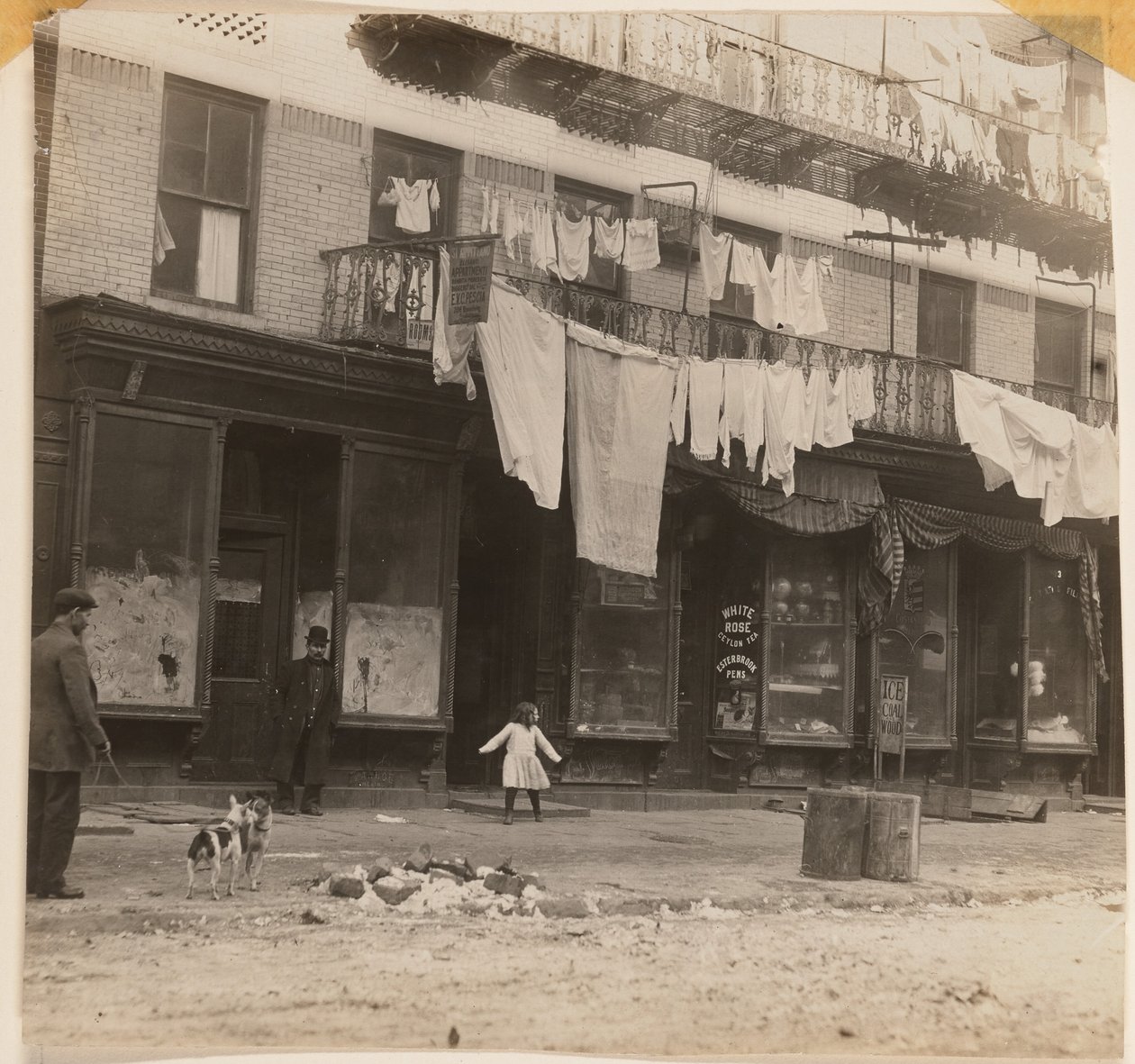 Untitled tekijältä Lewis W. Hine