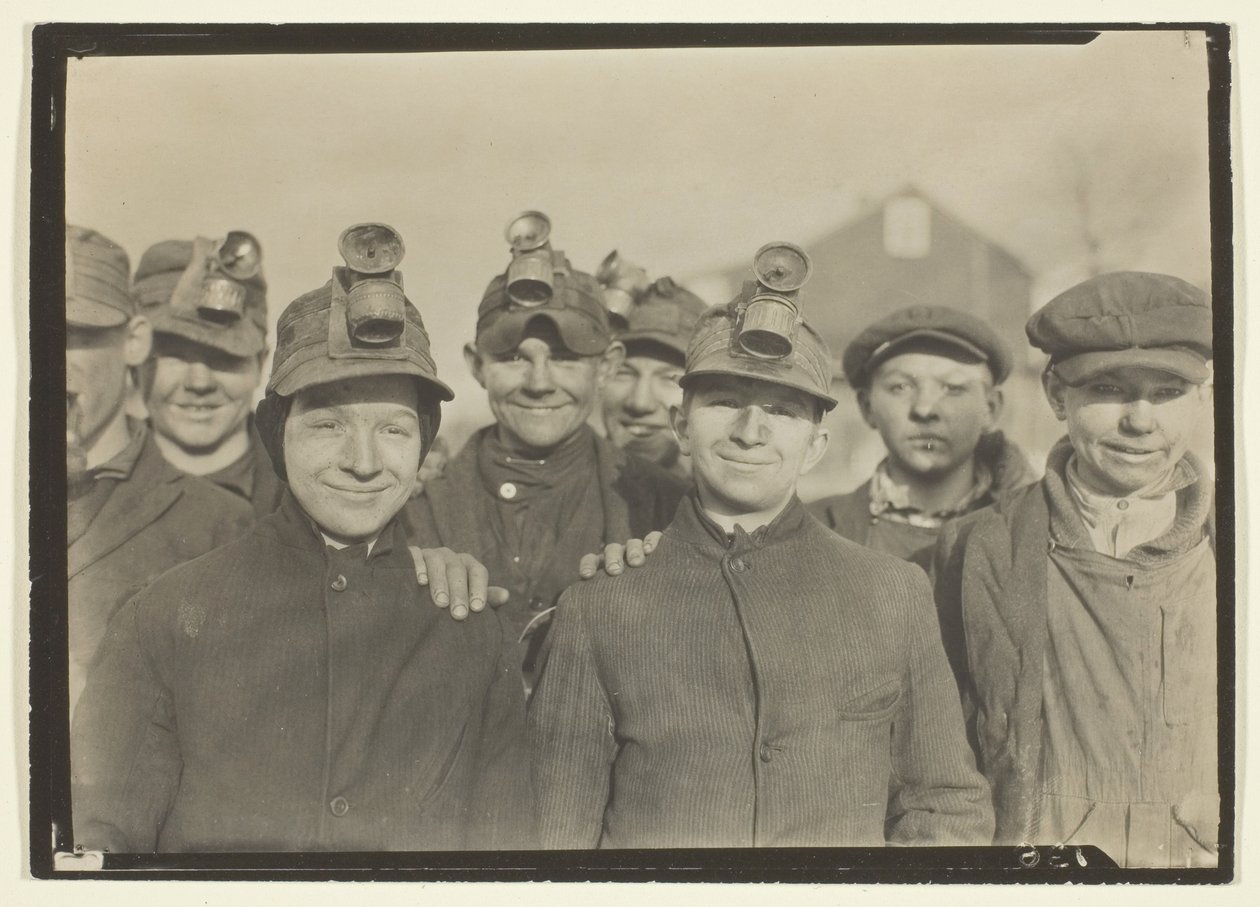 Breaker Boys Pennsylvanian hiilikaivoksessa tekijältä Lewis Wickes Hine