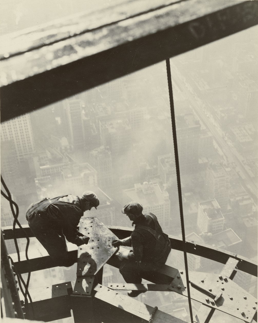 Empire State Building, New York, 1931 tekijältä Lewis Wickes Hine