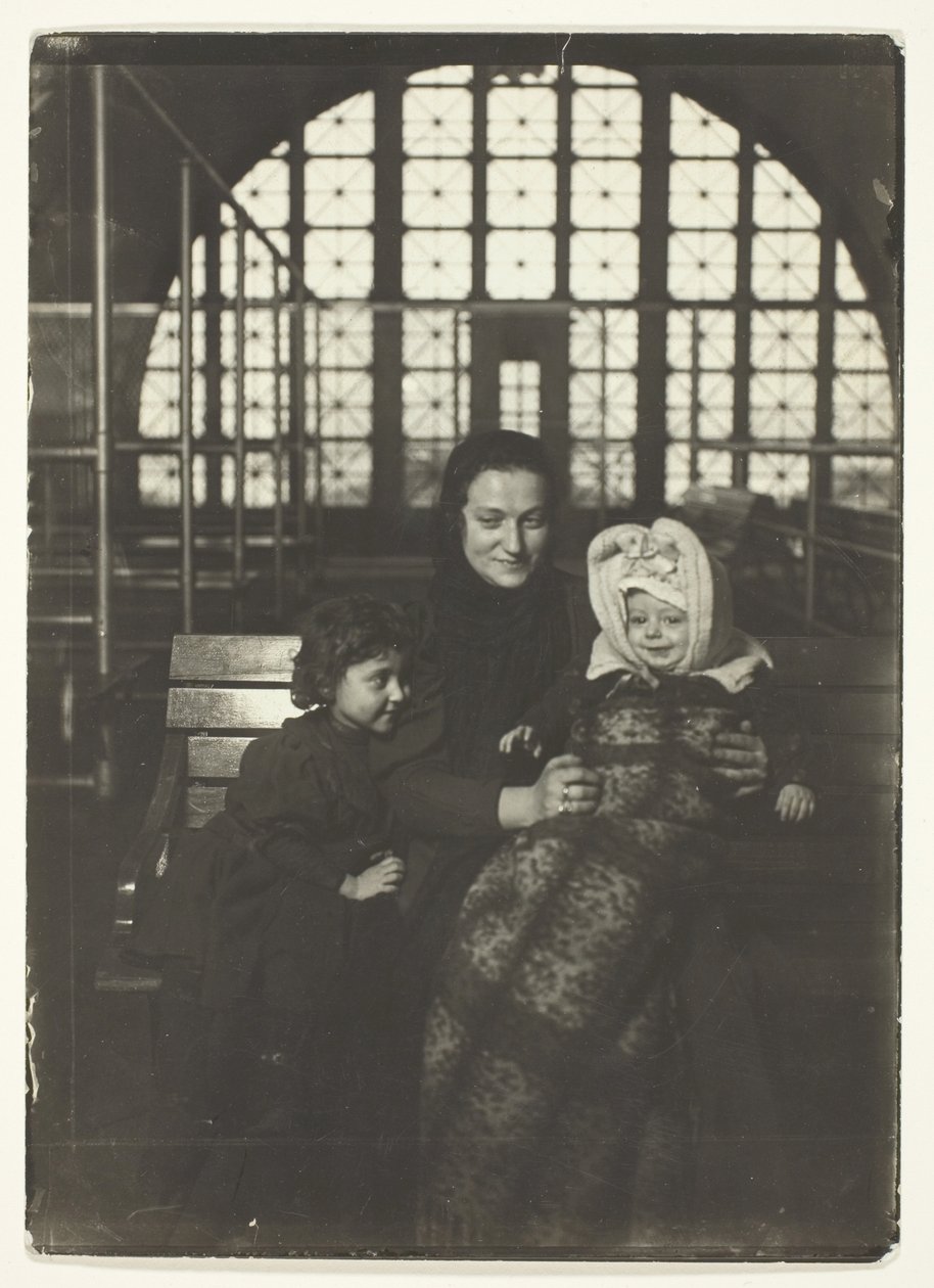 Venäläinen perhe, Ellis Island tekijältä Lewis Wickes Hine