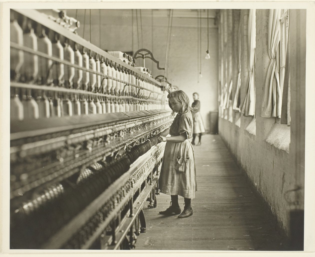 Sadie Pfeifer, puuvillatehtaan kehrääjä, Lancaster, Etelä-Carolina. tekijältä Lewis Wickes Hine