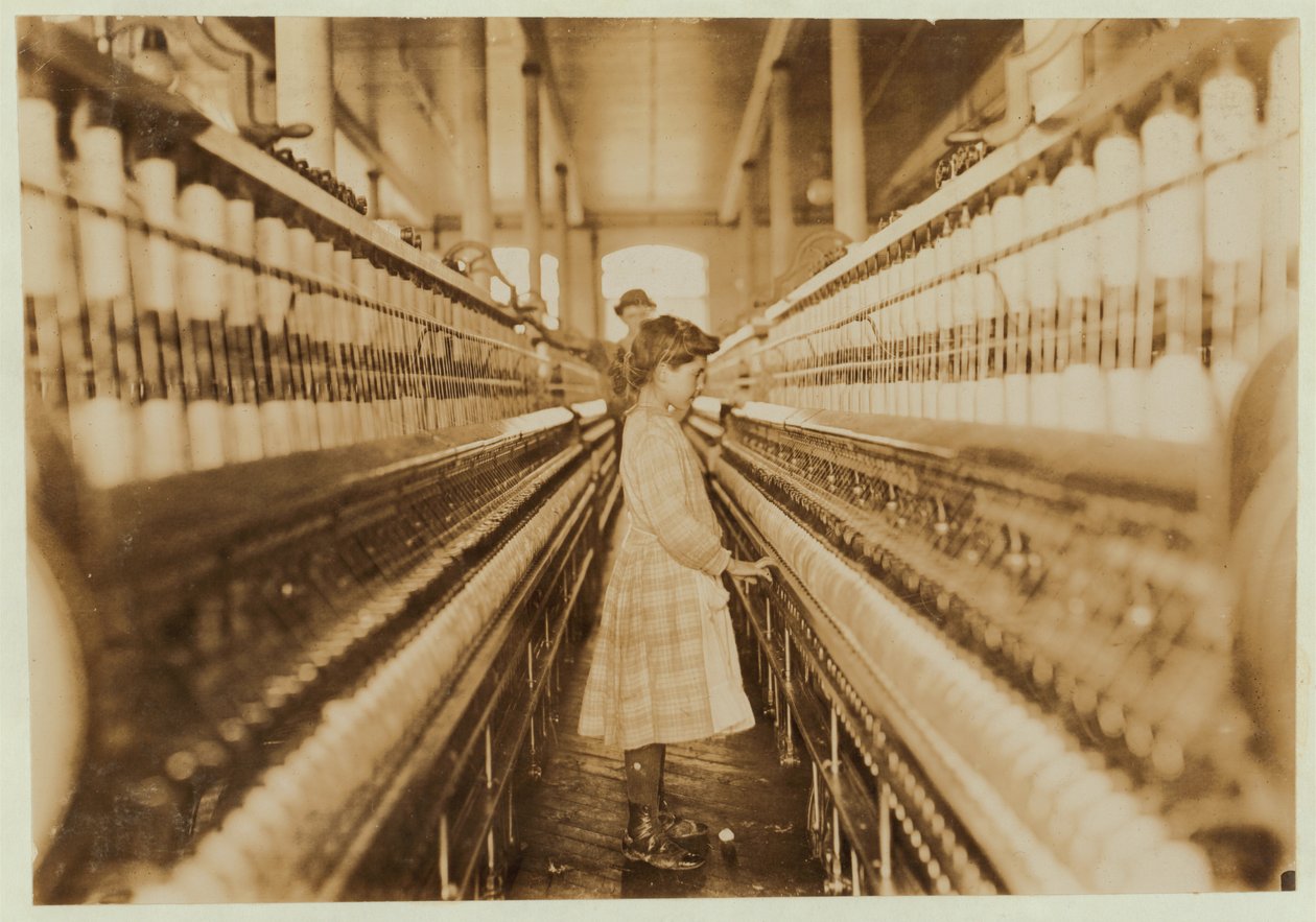 Spinner Lancaster Cotton Millsissa, Etelä-Carolinassa, 1908 tekijältä Lewis Wickes Hine
