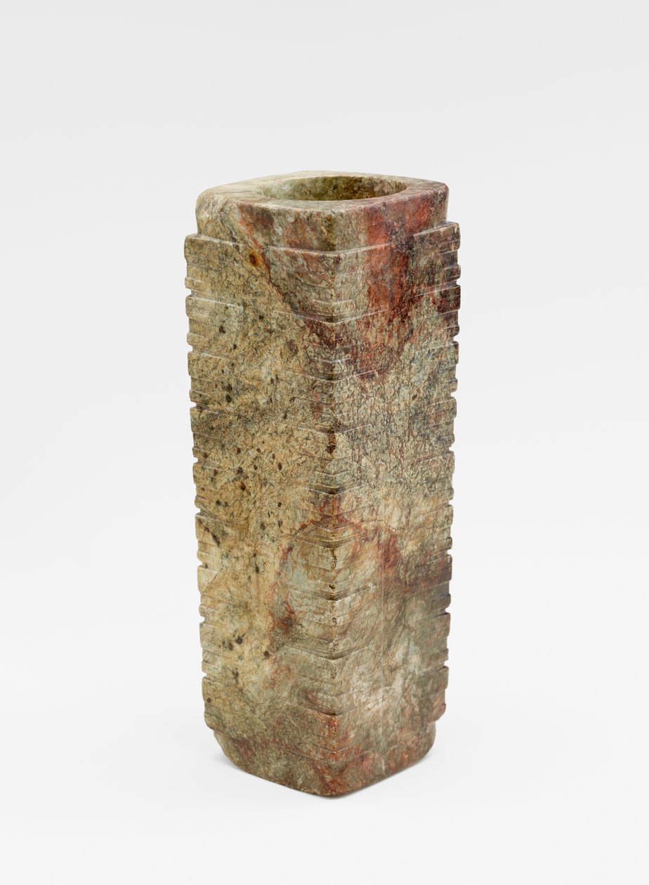 Yhdeksänkerroksinen putki (cong 琮) maskeilla, n. 3300-2250 eKr. (jade, nefriitti) tekijältä Liangzhu culture