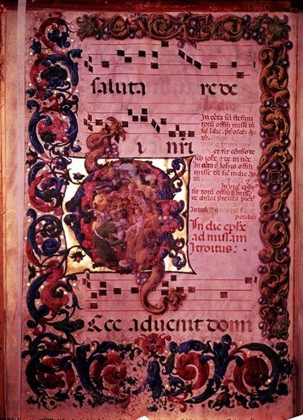 Musiikkisivu antifonaalista, n. 1473-1479 historiallisella alkukirjaimella G, joka kuvaa tietäjien palvontaa tekijältä Liberale da Verona