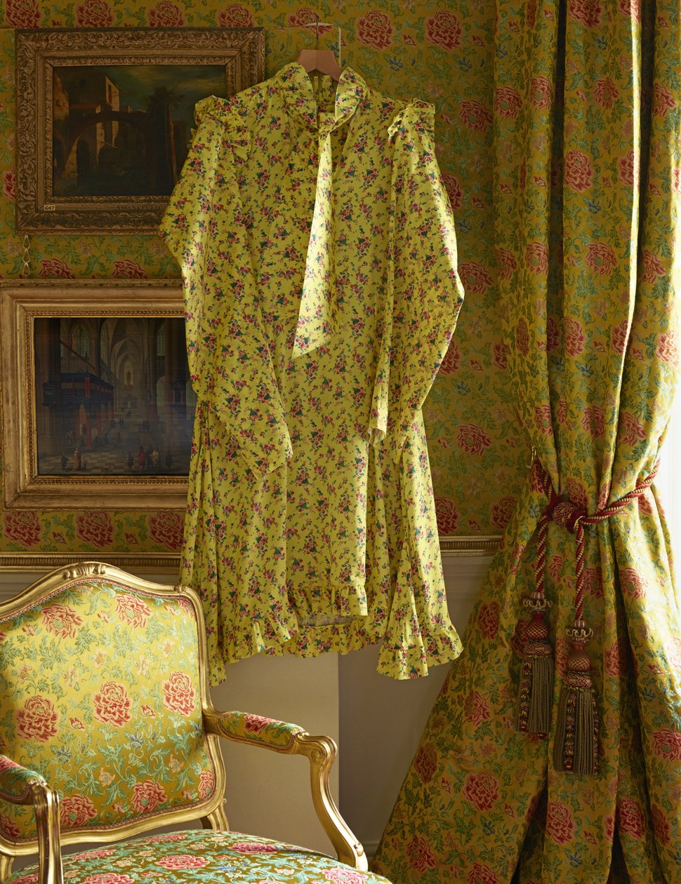 Vetementsin Burlingtonin kreivitärmekko, kevät/kesä 2016, Chatsworth House (kuva) tekijältä Unbekannt Unbekannt